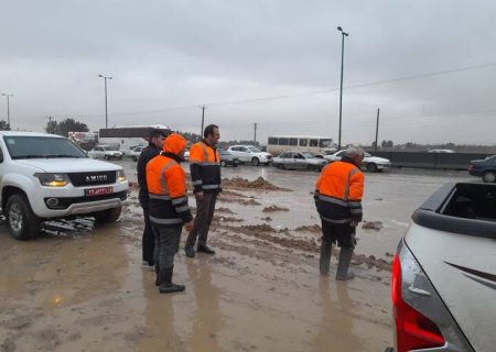 امدادرسانی به ۶۳ خانوار گرفتار در سیلاب گلستان